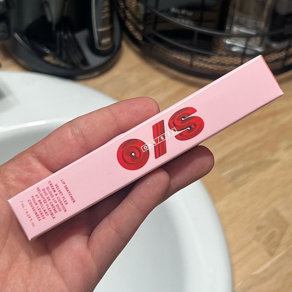 ONE/SIZE: Lip Snatcher Hydrating Liquid Lipstick & Lip Gloss Duo (Trade Finder) - Picture 2 of 3